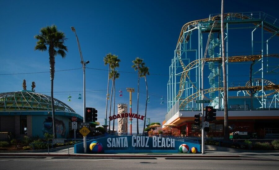 Santa Cruz Beach Boardwalk Amusement Park sign. Photo by Levi Meir Clancy on Unsplash